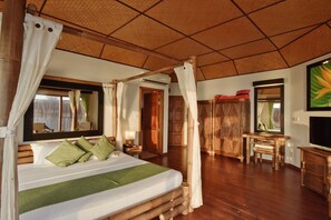 Semi Water Bungalow | In-room safe, desk, iron/ironing board, free cots/infant beds - Safari Island Resort (Mushimasgali)