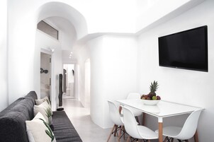 Suite, 2 habitaciones (Cave, Shared Terrace) | Ropa de cama de alta calidad, minibar, caja fuerte