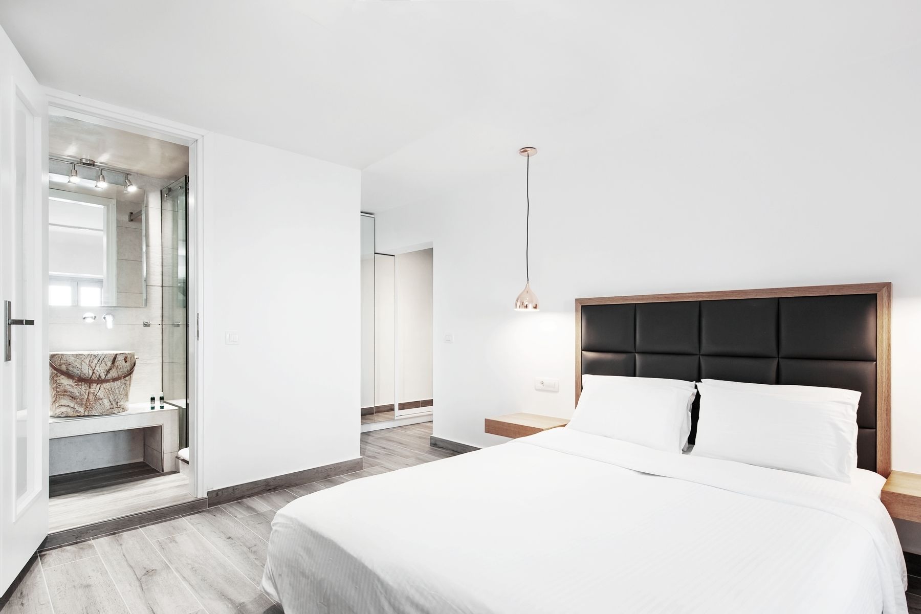 premium bedding, minibar, in-room safe, soundproofing