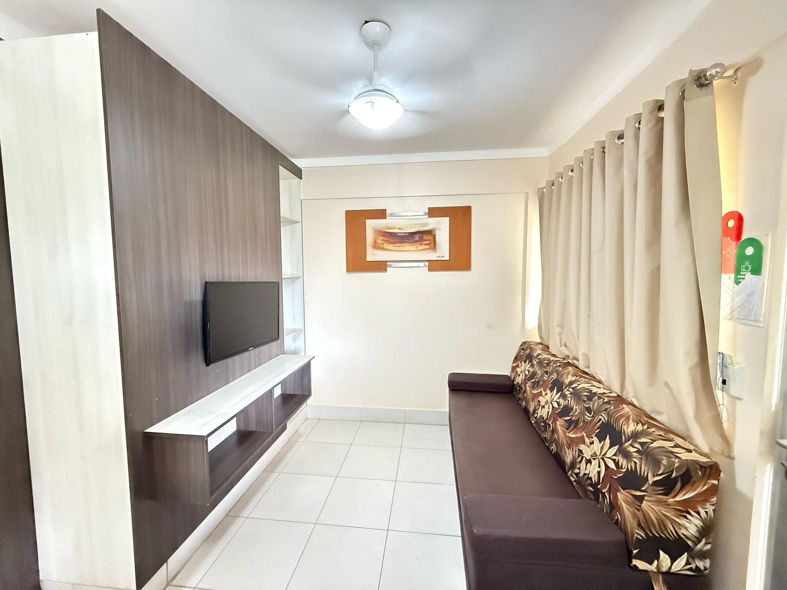 Apartemen | Area keluarga | TV