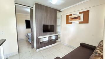 Apartamento | Área de estar | TV