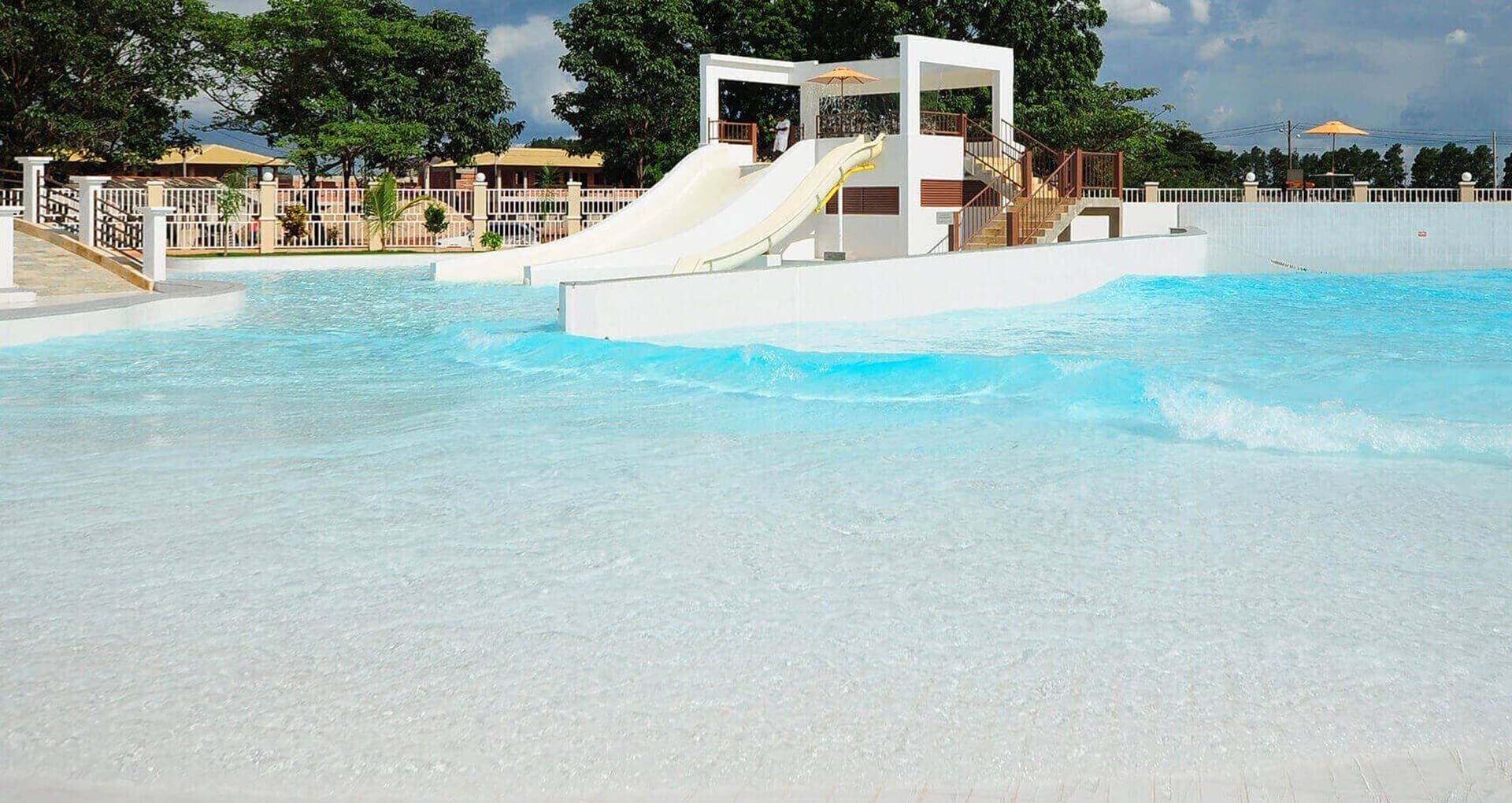 12 outdoor pools, sun loungers