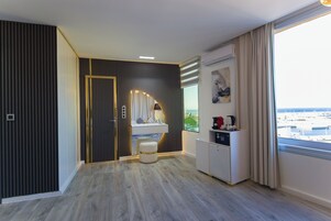 Royal Room | Premium bedding, minibar, soundproofing, free WiFi