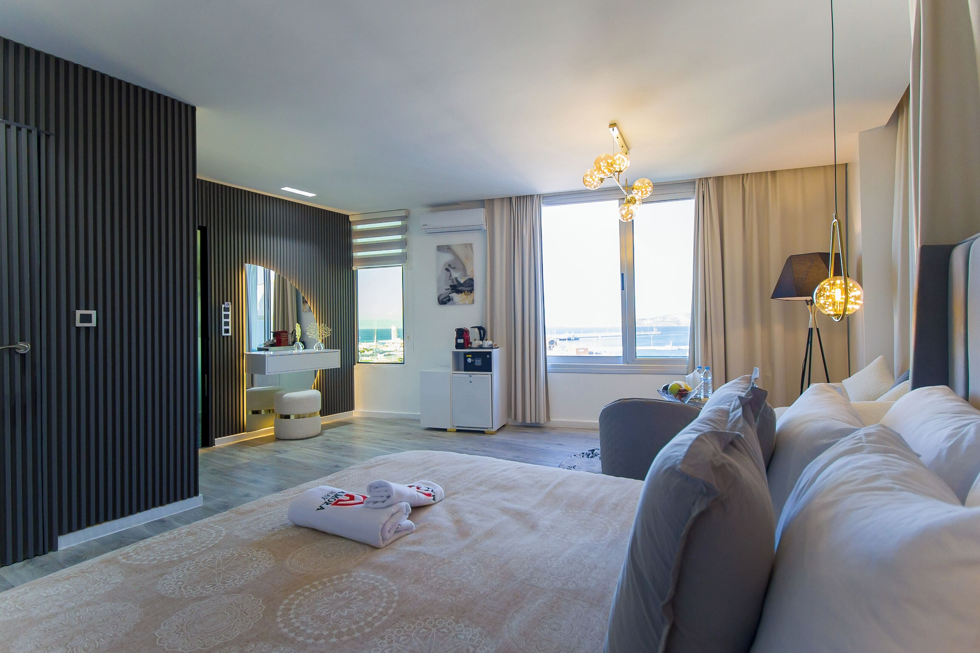 royal room | 1 bedroom, premium bedding, minibar, soundproofing
