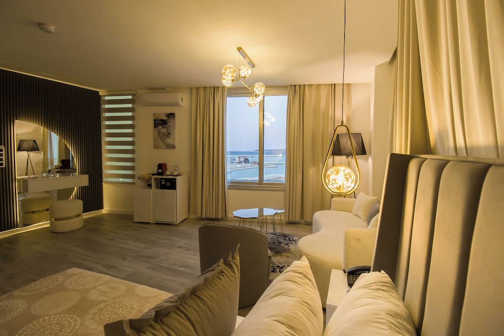MAMORA BAY