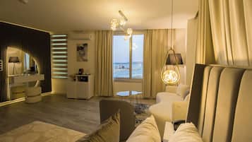 Quarto real | Roupas de cama premium, frigobar, quartos à prova de som