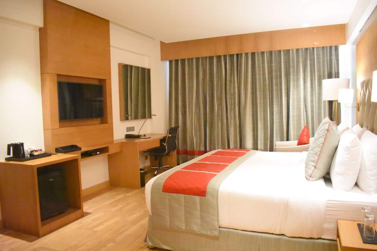 Superior Kanchenjunga View King Bed Room