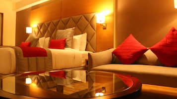 1 bedroom, premium bedding, minibar, in-room safe