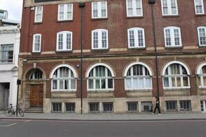 Exterior - So Kings Cross (London)