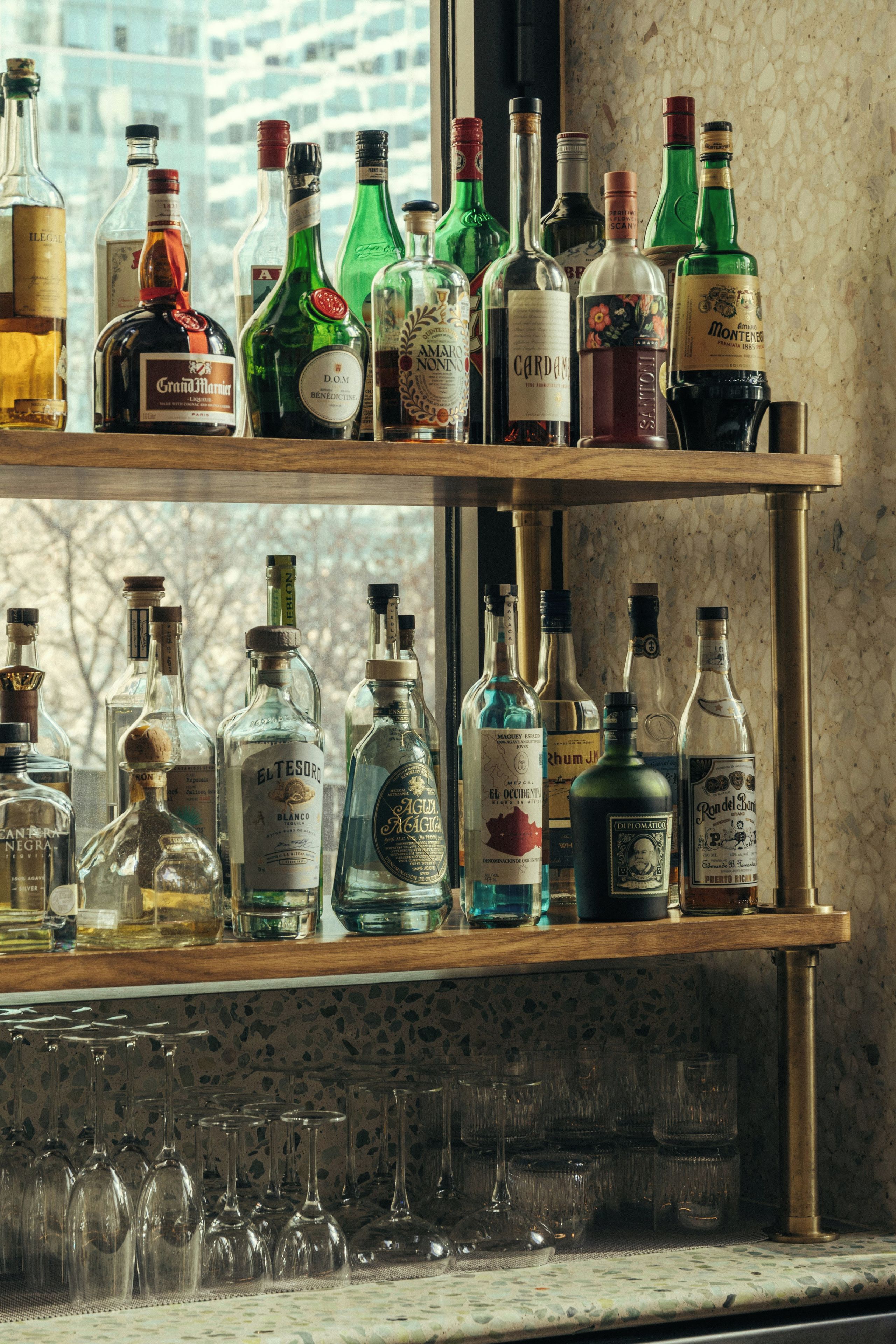 Bar (trong khuôn viên)