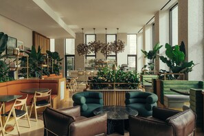 雞尾酒酒吧、室外用餐、天天營業