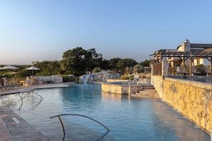 2 outdoor pools - WorldMark Hunt - Stablewood Springs Resort (Ingram)