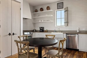 Suite presidencial, 1 habitación, cocina | Cocina privada | Cafetera o tetera