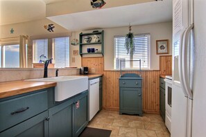 Condo, 2 Bedrooms | Private kitchen | Fridge, microwave, oven, stovetop - Lost Colony Villa 30 (Port Aransas)