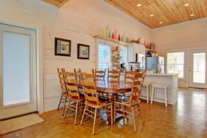 House, 4 Bedrooms | In-room dining - 6 On The Beach VW6 (Port Aransas)