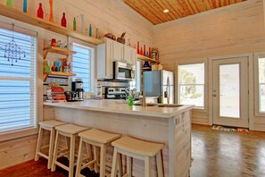 House, 4 Bedrooms | Private kitchen | Fridge, microwave, coffee/tea maker - 6 On The Beach VW6 (Port Aransas)