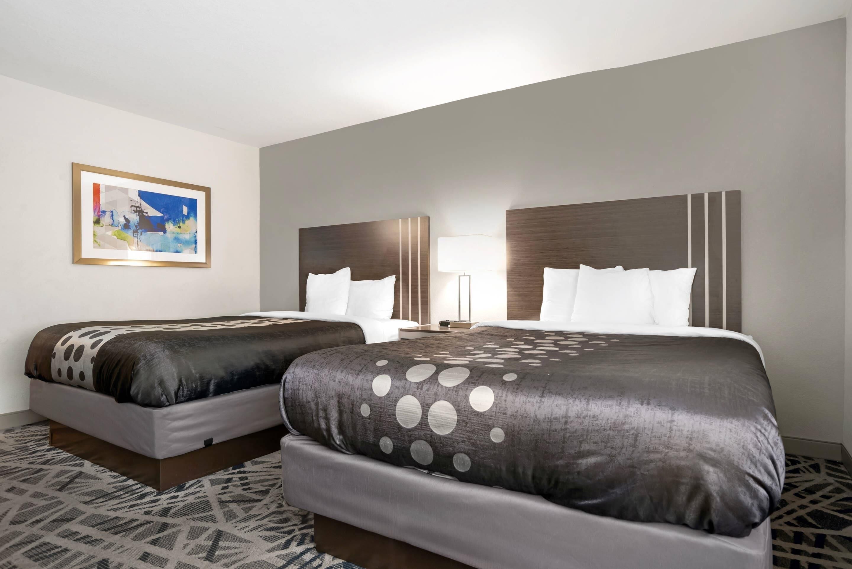 Schreibtisch, laptopgeeigneter Arbeitsplatz, Verdunkelungsvorhänge