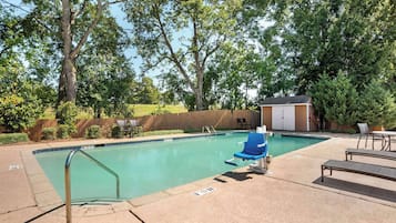 Seasonal outdoor pool, open 10:00 AM to 8:00 PM, pool loungers