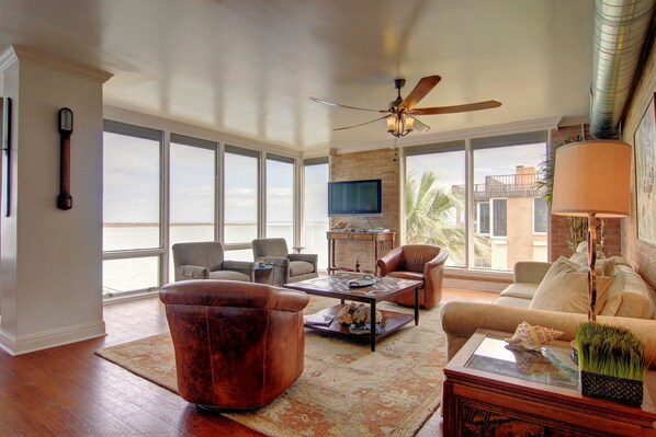 Kondominium, 2 kamar tidur | Area keluarga | Pemutar DVD