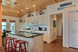 House, 3 Bedrooms | Private kitchen | Fridge, microwave, coffee/tea maker - Sea Lily VW39 (Port Aransas)