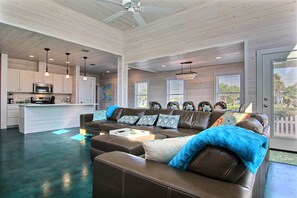 House, 4 Bedrooms | Living area | TV