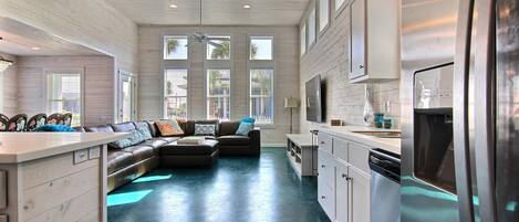 House, 4 Bedrooms | Living area