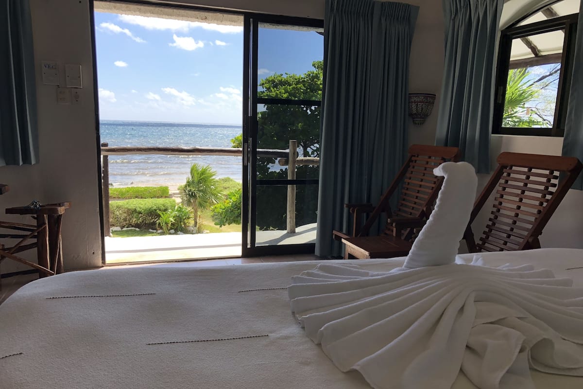 Junior Suite, Sea View | Peti besi dalam bilik, cadar katil