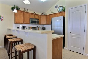 House, 4 Bedrooms | Private kitchen | Fridge, microwave, coffee/tea maker - Flip Flop Stop SL 504 (Port Aransas)