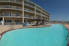 Outdoor pool - Grand Caribbean GC1002 (Port Aransas)