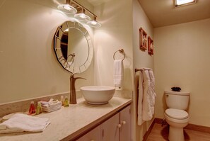 Condo, 2 Bedrooms | Bathroom | Combined shower/tub, hair dryer, towels