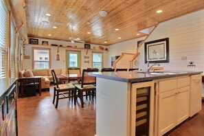 하우스, 침실 3개 | 거실 공간 | TV, DVD 플레이어