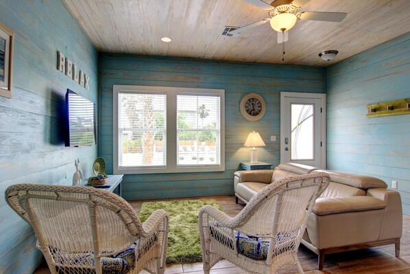 House, 3 Bedrooms | Living area