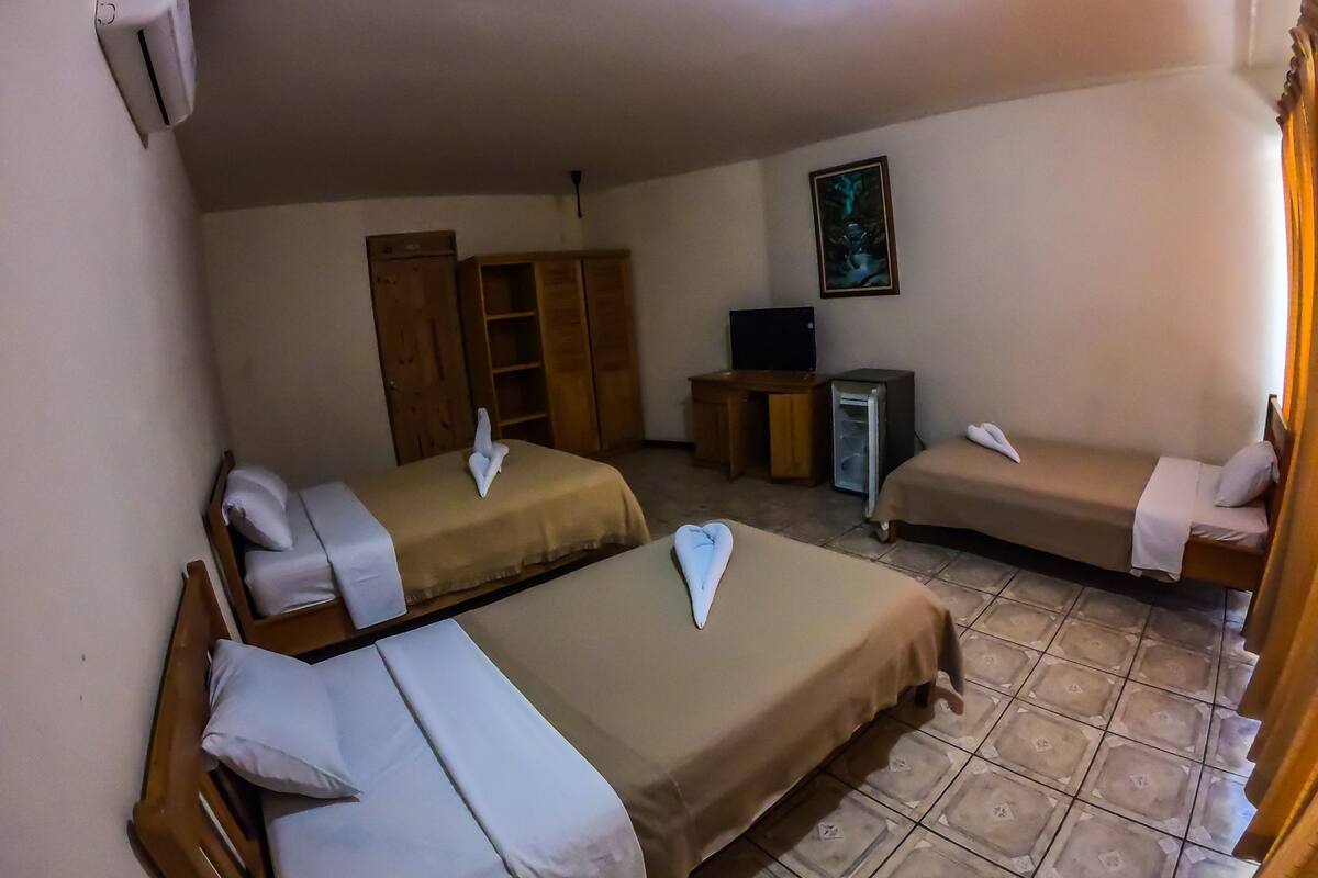 minibar, in-room safe, free wifi, bed sheets