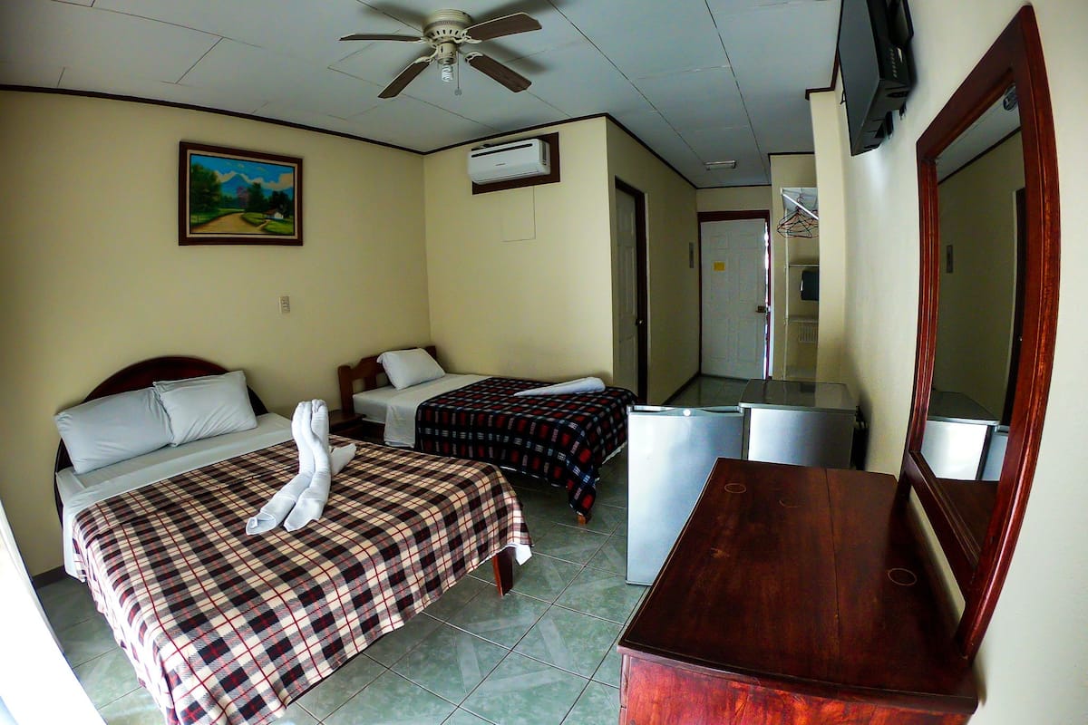 minibar, in-room safe, free wifi, bed sheets