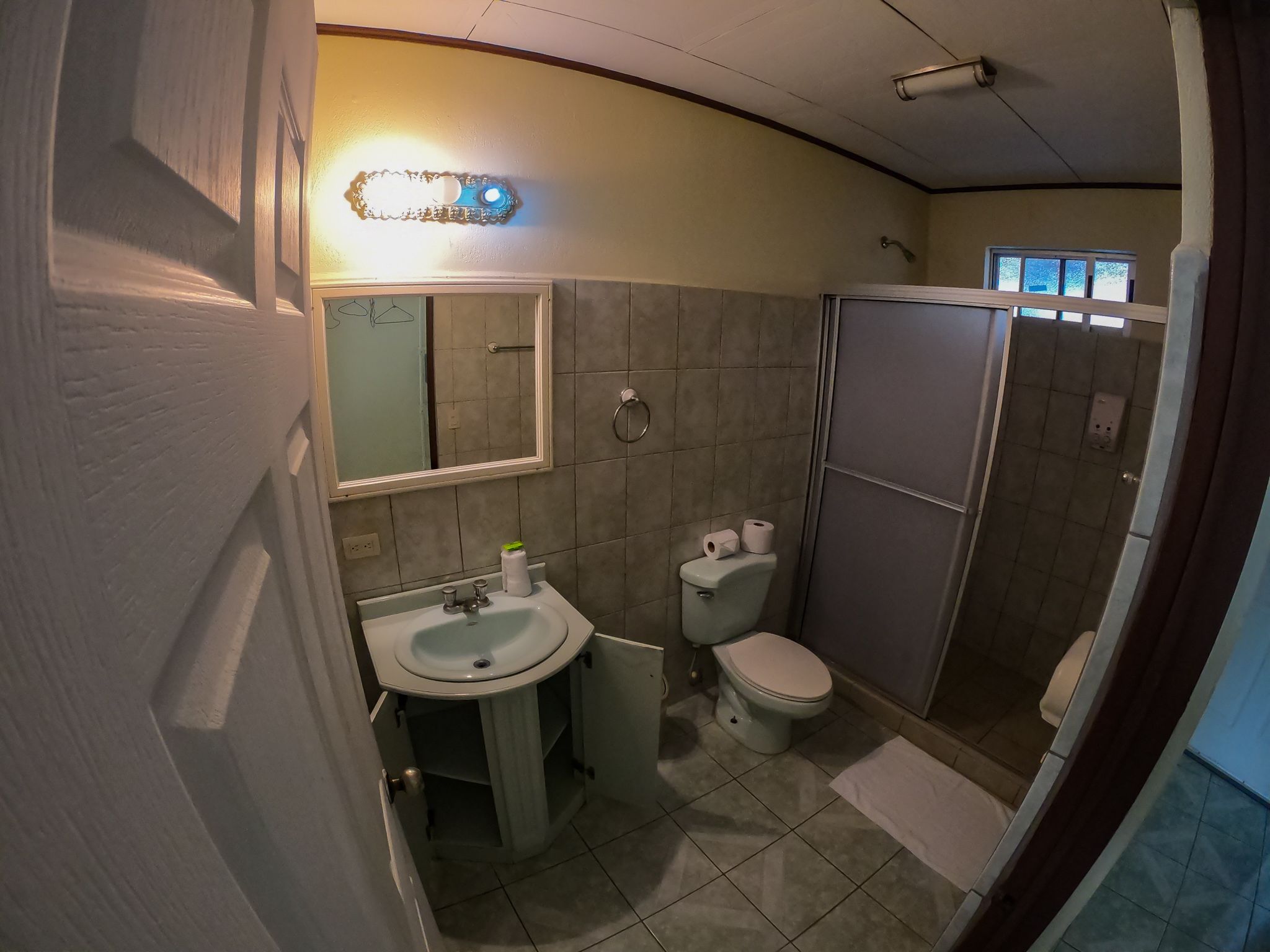 shower, free toiletries, towels