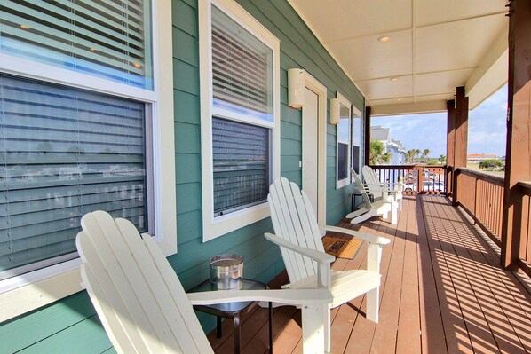 House, 3 Bedrooms | Balcony - Mi Casa Tu Casa upstairs (Port Aransas)