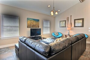 House, 3 Bedrooms | Living area | DVD player - Mi Casa Tu Casa upstairs (Port Aransas)