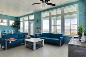 DVD player - Sunset Beach GW102 (Port Aransas)