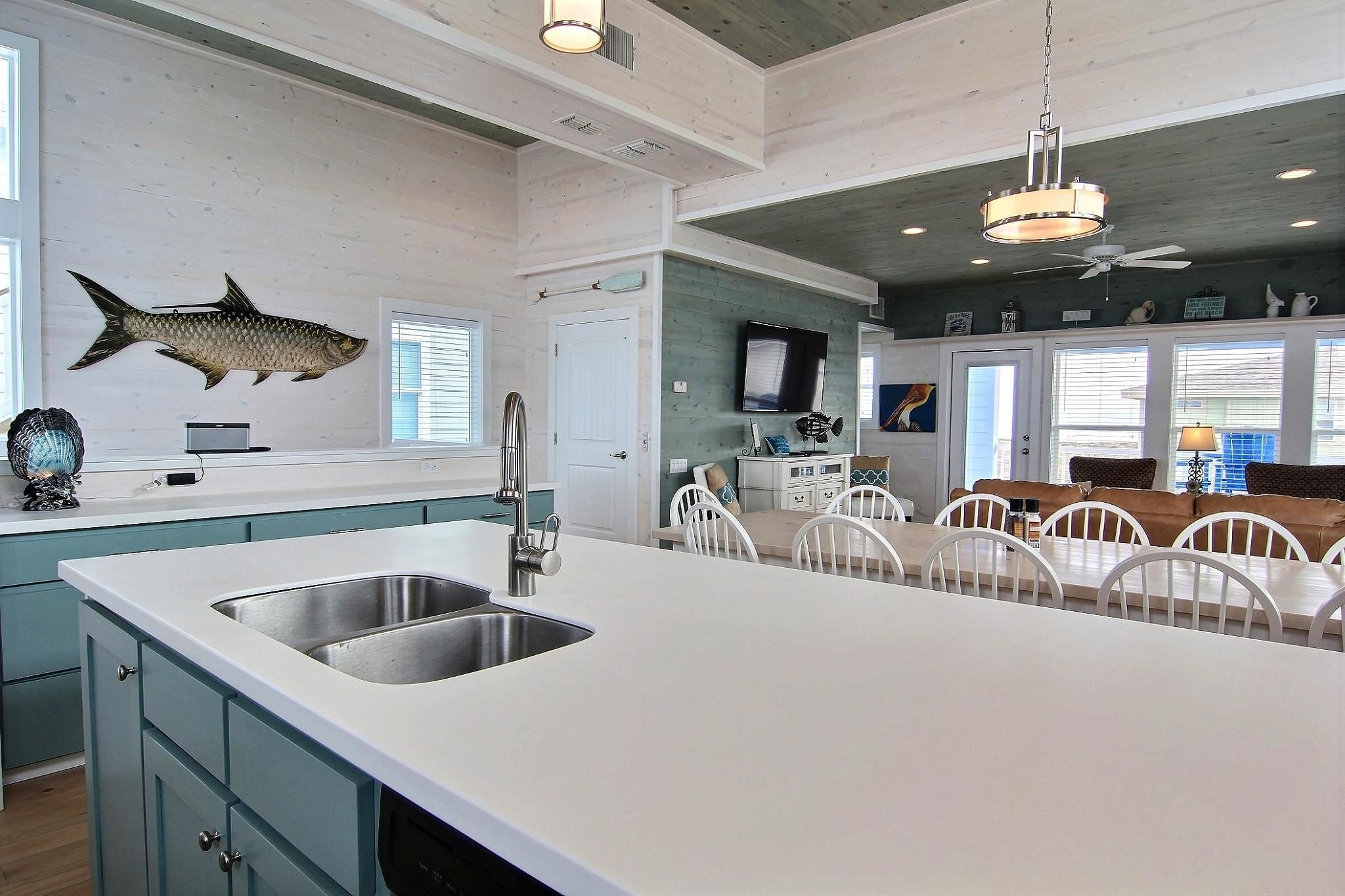 บ้านพัก, 4 ห้องนอน | บริเวณนั่งเล่น | เครื่องเล่นดีวีดี