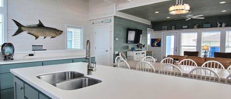 Casa, 4 habitaciones | Área de sala de estar | Reproductor de DVD