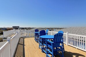 House, 4 Bedrooms | Terrace/patio