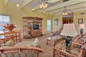 Huis, 3 slaapkamers | Woonkamer | Een dvd-speler