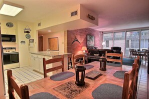 Condo, 2 Bedrooms | In-room dining - Channelview 206 (Port Aransas)