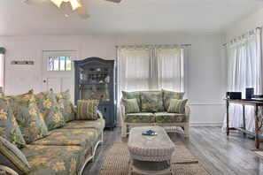 Talo, 2 makuuhuonetta | Olohuone | DVD-soitin