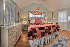 House, 2 Bedrooms | 2 bedrooms, free WiFi - Vintage Charm WR141 (Port Aransas)