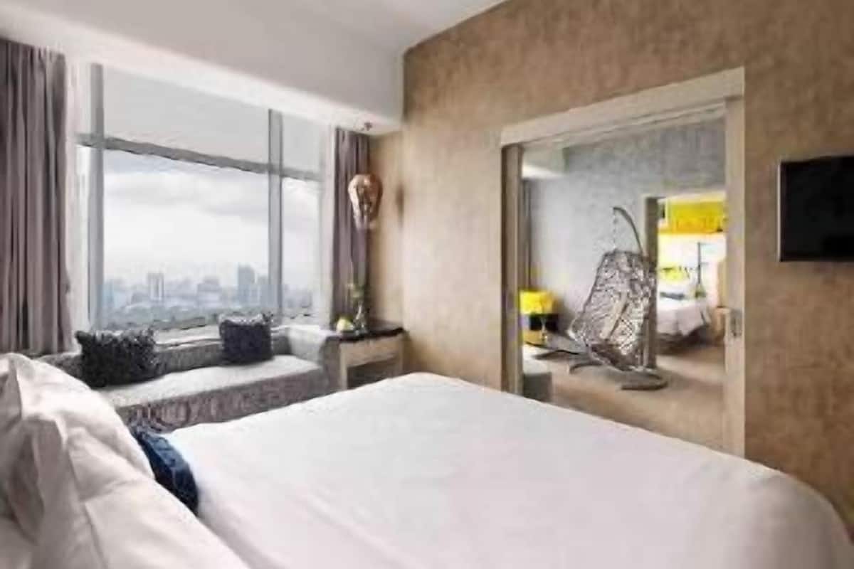 In-room safe, desk, blackout drapes, soundproofing