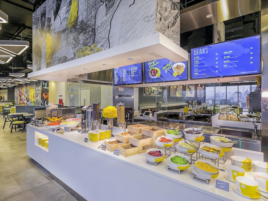 Breakfast, lunch, dinner served; Indonesian cuisine