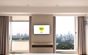 Suite (Yello) | City view