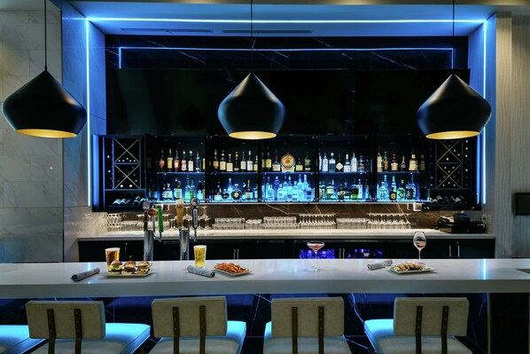 Serves breakfast, dinner, and happy hour - Hilton Garden Inn Seattle Bellevue Downtown, WA (Bellevue)