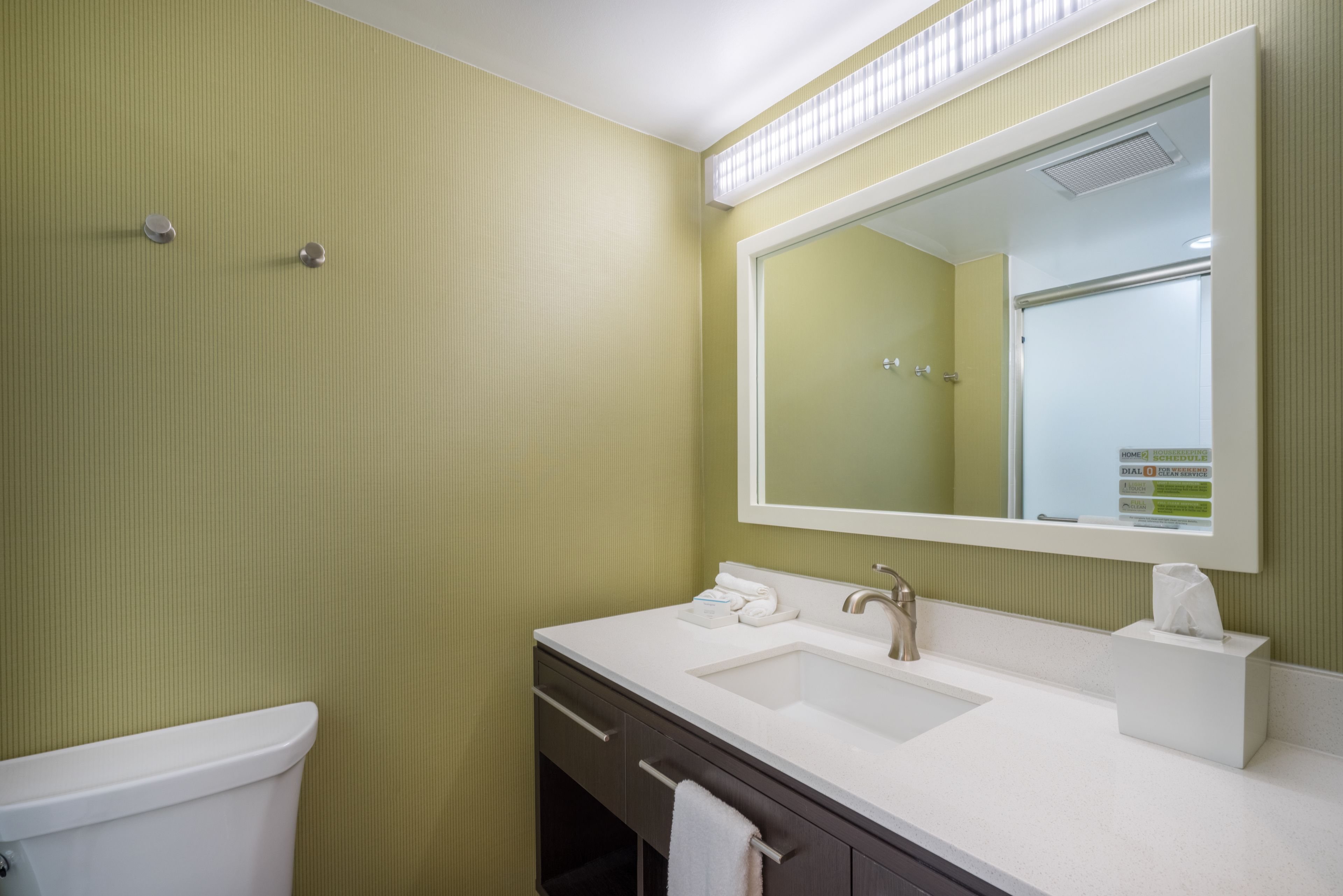 free toiletries, towels